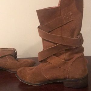 Wood sole slouchy boots